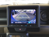 バックモニター付きで、車庫入れやバック時の後方確認をサポート。