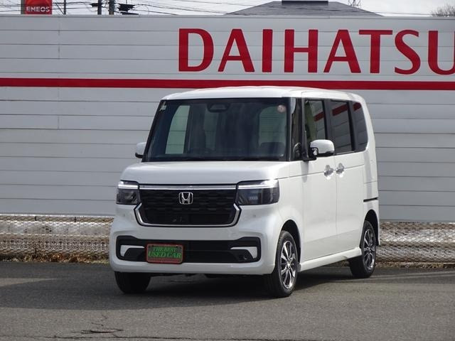 N-BOXカスタム  カスタム 660 4WD