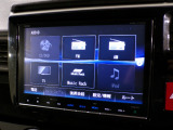 CD、DVD、Bluetooth、AM、FM、AUX、スマートフォン接続ができます。