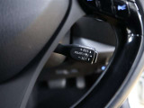 レーダークルーズコントロール(全車速追従機能付)付きです。車速に応じて追従支援してくれるので、ロングドライブも快適です。詳細は販売店スタッフまでおたずねください。