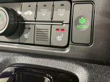 【シートヒーター】シートヒーター装備車です。寒い冬に乗車中とても暖かく快適に移動できます。冷え性の方にピッタリの装備です!