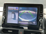 駐車時の強い味方アラウンドビューモニター付。空から見下ろす視点で全方位死角なし!