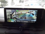 上から見下ろすような視点でスムース駐車をサポートしてくれるアラウンドビューモニター装備。