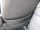 運転席シートバックポケット 小物の収納に便利です。
