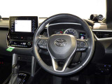 運転席まわりです。 各操作スイッチは使いやすい位置に配置されてます。