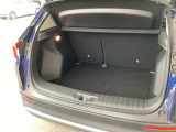トランクの広さは、どうです、たくさんの荷物が積めますよ。