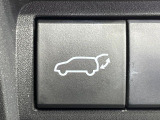 【パワーバックドア】スマートキーや運転席のボタンを押すだけでリアゲートが自動で開閉します!荷物を持っている時や、高い位置にあるバックドアを閉める際に便利な機能です♪