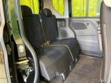 後部座席も気になるようなキズ・汚れやへたり等、大きなダメージはなく、良好な状態です。