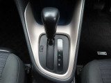 フロアシフトのCVTオートマチック車です。