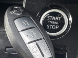 【スマートキー(エンジンスタートストップスイッチ)】スマートキー(電子キー)を持っていれば、スイッチを押すだけでエンジンをかけることができます!