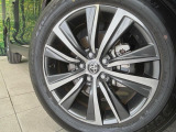 【純正18インチアルミホイール】外観にマッチした純正アルミホイールを装着しております。各種社外アルミホイールや、スタッドレスタイヤも取扱いしております。是非ご相談ください♪