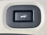 【パワーバックドア】スマートキーや運転席のボタンを押すだけでリアゲートが自動で開閉します!荷物を持っている時や、高い位置にあるバックドアを閉める際に便利な機能です♪