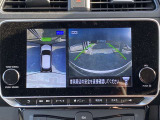 上から丸見え!!駐車が苦手な方でも、このアラウンドビューモニターがあれば安心!これで狭い場所の駐車も楽です。