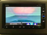 ギヤをR(バック)に入れるとナビの画面に後ろの映像が映るリアカメラ付です。後退時、コンディションが悪い視界でもカラーバックモニターがドライバーをサポートします。