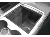 輸入車ディーラーとして長年の経験と実績に基づいた厳格な自社基準による仕入れ、さらに第三者機関を介した客観的な車両状態の鑑定。 私たちの商品は、それらの厳しい品質チェックを経て初めて店頭に並びます。