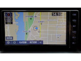 純正ナビを装備。タッチパネル式で使いやすく、お出かけもラクラクです。