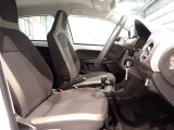 楽な姿勢で座ることが出来るので長時間の運転でも疲れにくいですし体もぶれにくいですよ。