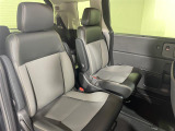【2列目シート】現車の確認はお電話でも承っております。【セレナ/ヴォクシー/ノア/エスクァイア/ステップワゴン/デリカ/アルファード/ヴェルファイア/RAV4/NBOX/タント】