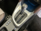 発進時から滑らかに加速する無段階変速のCVTはストップ&ゴーの多い街の中も快適です