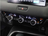 ◆オートエアコン装備◆ お好みの温度を設定をするだけで、後は、自動で風量を調節してくれます!快適にドライブが楽しめます。