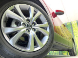 【純正18インチアルミホイール】外観にマッチした純正アルミホイールを装着しております。各種社外アルミホイールや、スタッドレスタイヤも取扱いしております。是非ご相談ください♪