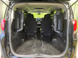 普段のお買い物や通勤、送迎等に十分な荷室スペースを確保しております。セカンドシートを倒すと、大きな荷物の積載も可能です♪
