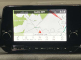 【メーカーナビ】9インチの大画面モニターを搭載し、Apple CarPlayへのワイヤレス接続やAndroid Autoにも対応。
