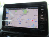 日産純正カーナビゲーション・大画面表示で地図も見やすく、初めての道もこれがあれば安心ですね。