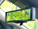 【インテリジェントルームミラー】後席の大きな荷物や同乗者で後方が確認しづらい時でも安心!カメラが撮影した車両後方の映像をルームミラー内に表示。クリアな視界で状況の確認が可能です!