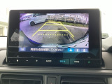 バックモニター付きで、車庫入れやバック時の後方確認をサポート。