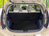 普段のお買い物や通勤、送迎等に十分な荷室スペースを確保しております。セカンドシートを倒すと、大きな荷物の積載も可能です♪