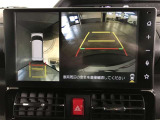 パノラミックビューモニター付きです。車両を上から見たような映像をディスプレイオーディオ画面に表示。運転席からの目視だけでは見にくい、車両周辺の状況をリアルタイムでしっかり確認できます。