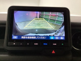 バックモニター付きで、車庫入れやバック時の後方確認をサポート。