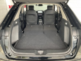 後部座席をたたむとこんなに広いスペースが!