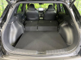 後席を格納すると、これだけの広さが!シーンに合わせたシートアレンジで、大きな荷物も積むことが出来ます♪