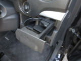 運転席と助手席にはドリンクホルダーがあります。取りやすい位置にありますからドライブも楽しくなりますね!