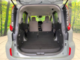 普段のお買い物や通勤、送迎等に十分な荷室スペースを確保しております。セカンドシートを倒すと、大きな荷物の積載も可能です♪
