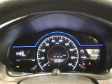 とっても見やすいメーターです。夜間時はラグジュアリーな気分にさせてくれる照明が魅力ですので、夜のドライブも楽しみになりますよ♪