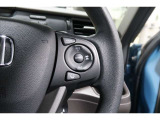 Hondaセンシングの機能のひとつ、アダプティブクルーズコントロール付!アクセルから足を離しても設定したスピードと前車との車間を保ち走行してくれます!車線維持もアシスト☆高速道路で疲労軽減ですね☆