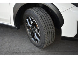 タイヤサイズは225/60R17です
