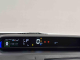 TFTカラ-マルチインフォメ-ションディスプレイ4.2インチの液晶画面に、安全・安心のコンテンツやオ-トエアコンのステ-タスなど、さまざまな運転情報を表示し見やすさにこだわったメ-タ-です♪
