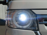 切れにくく明るさ抜群!LEDヘッドライト装備