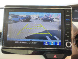 車庫入れ・駐車を安心サポート!バックカメラ装備です。