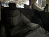 3列目シートはもちろん状態良好☆大人でもゆったりと座って頂けますので、大人数でのお出かけもラクラクです♪ご家族で、気の知れた仲間で、ドライブに行くのが楽しみですね♪