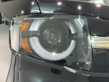 LEDヘッドライトは、点灯の瞬間から最大光量を発揮し、突然暗くなるトンネルなどでの安定感を高めます。