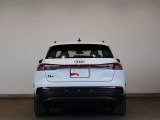 Audi Q4 45 e-tron S line/Audi rings&ブラックスタイリング/アルミホイール 5スポーク Yデザイン グラファイトグレー (フロント8J x 20/リヤ9J x 20)