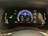 平均燃費や、アクセルの踏み具合による燃費査定など、いろんな情報がメーターに表示されます 日々の通勤の燃費などもでますので、毎日楽しく乗れますね