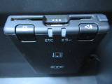 『ETC』を装着しています♪♪ 有料道路での料金所の手間を省いて運転に集中できます♪♪ 車から離れる時はカードの抜き取りをお忘れなく♪♪