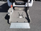 4ドアバン2.5チェアキャブ車いす1+1名