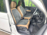 運転席シート廻りは使用感も少なく、良好な状態となっています。丁寧に使われていたことがよくわかりますね。